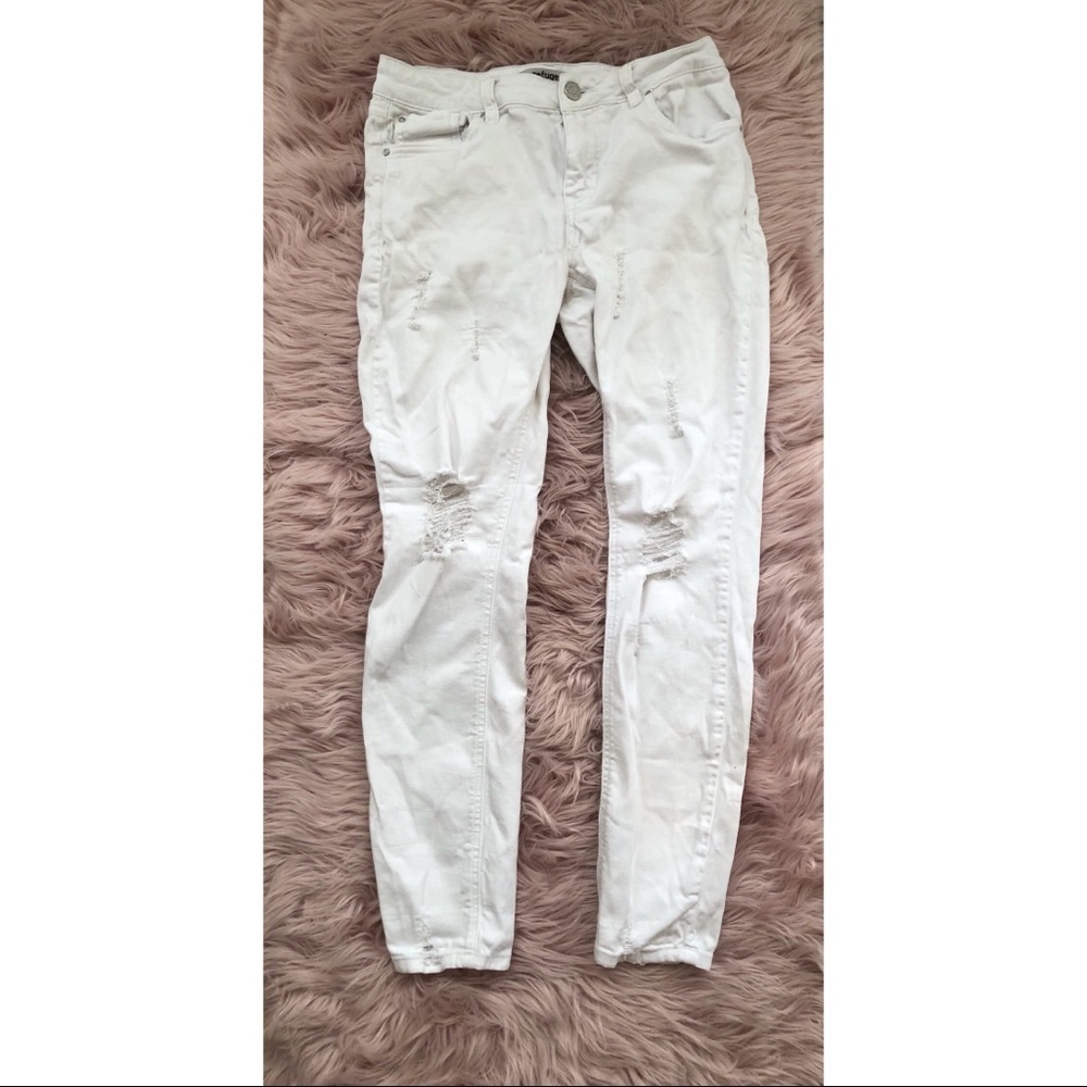 Women’s White Ripped Knees Jeans Size 6